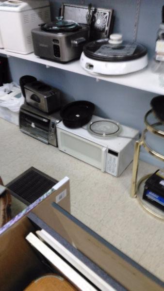 Gently Used Microwaves $20.00 And Up