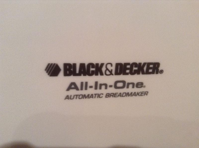 BLACK & DECKER All In One BREAD MAKING MACHINE B2300. CLEAN!