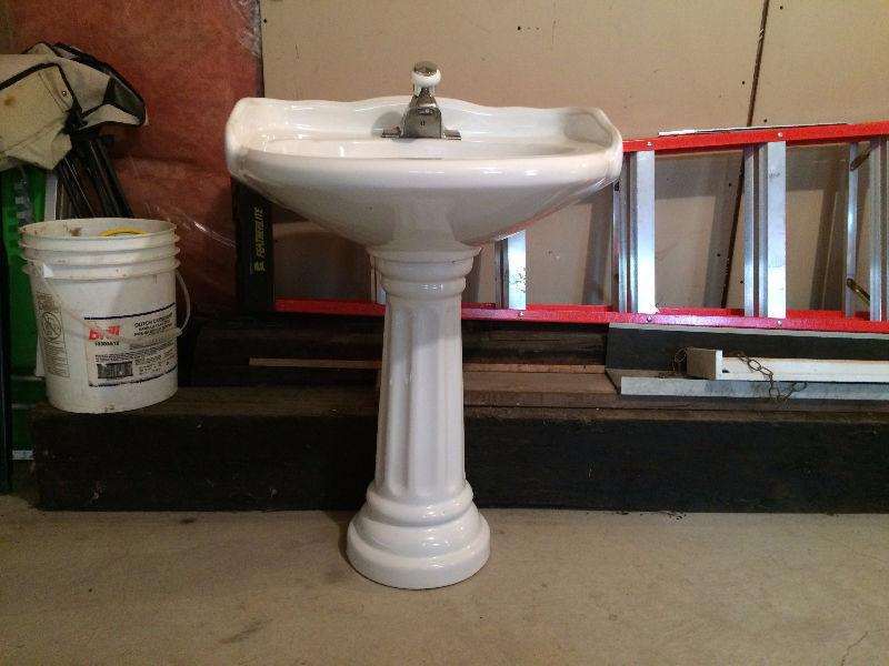 Pedestal Sink with Faucet
