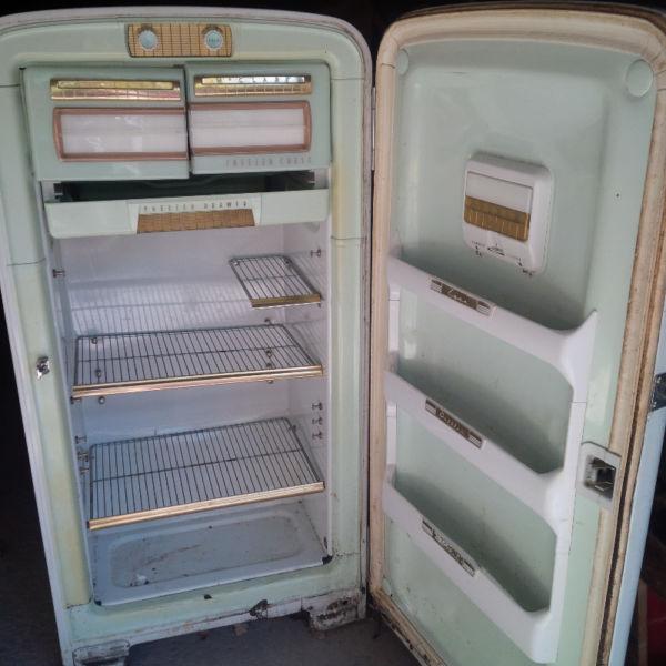 Vintage Antique Refridgerator / Fridge