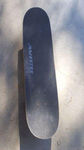 Avigo skateboard $20