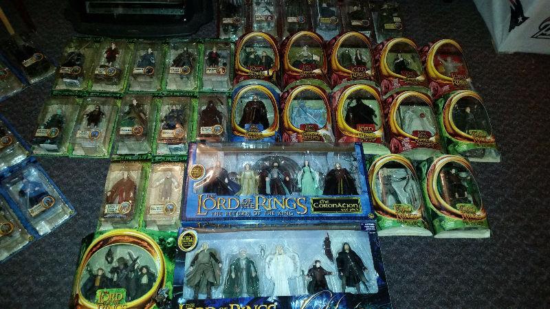 Massive Lot of Lord of the Rings Action Figures