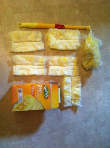 Swiffer 360 Duster / handle with 5 new refills & 1 on the handle