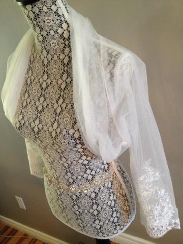 Elegant Jacket / cover with lace details for your Wedding!
