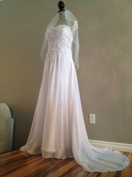 Romantic Wedding Dress With Bling Front ! New! Great price!