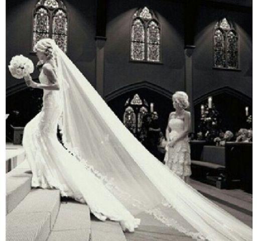 WOW WEDDING VEIL WITH LUXARY LACE DETAILS ALL AROUND!