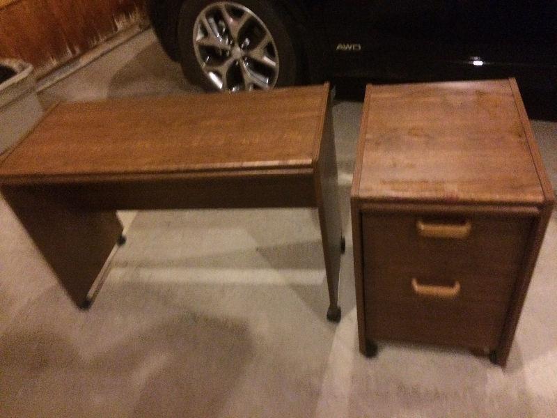 Desk and side unit on wheels
