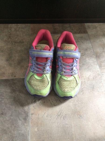 Size 1 girls Asics