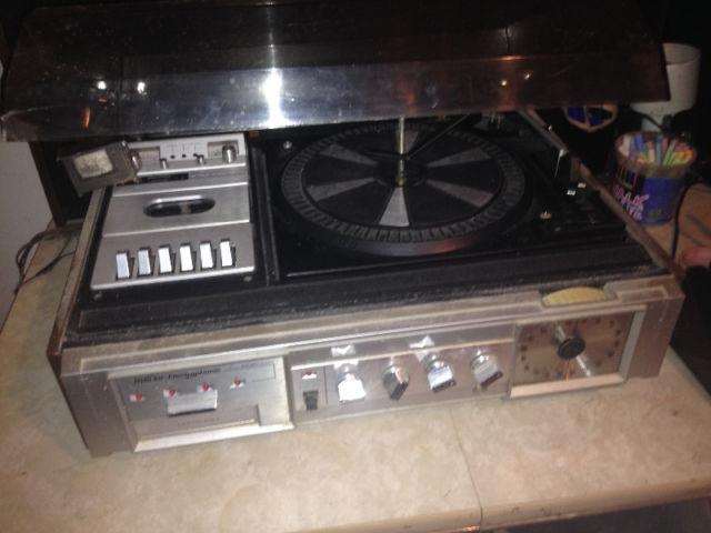 Antique Stereo system with lots of 8 tracks