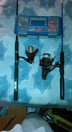 2 fishing rods an tackle