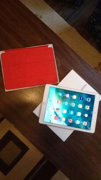 64 Gb apple gold iPad air 2 plus red smart cover and boxes