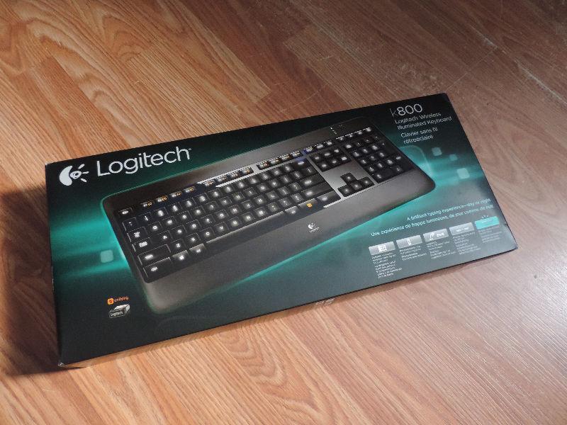 Logitech K800 2.4GHz Wireless Illuminated Keyboard