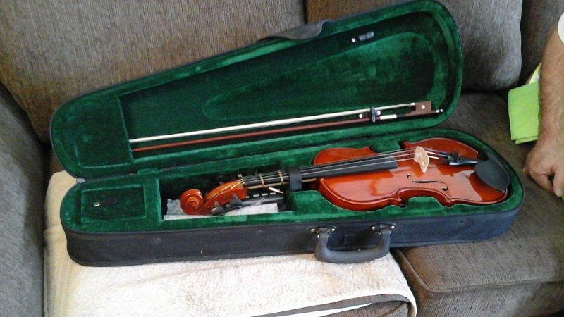 Violon for sale, like new