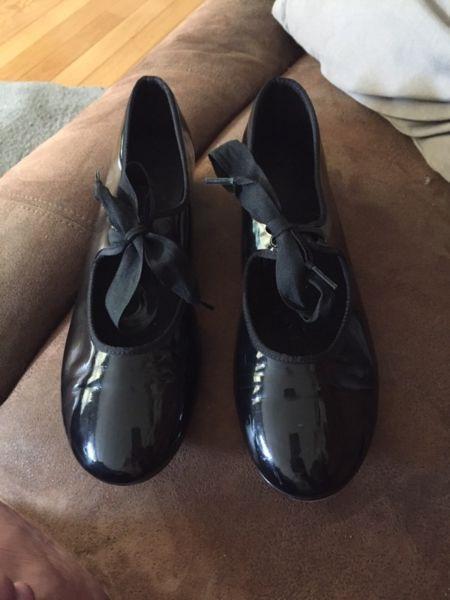 Tap shoes - size 4.5