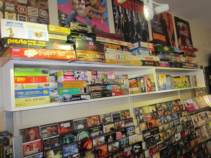 LOTS OF BOARD GAMES & PUZZLES FOR SALE!!