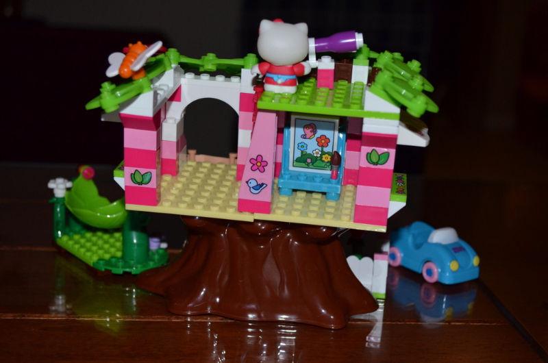 MEGA BLOKS Hello Kitty tree house kit