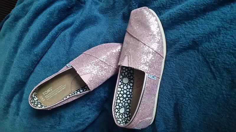 Authentic pink Toms