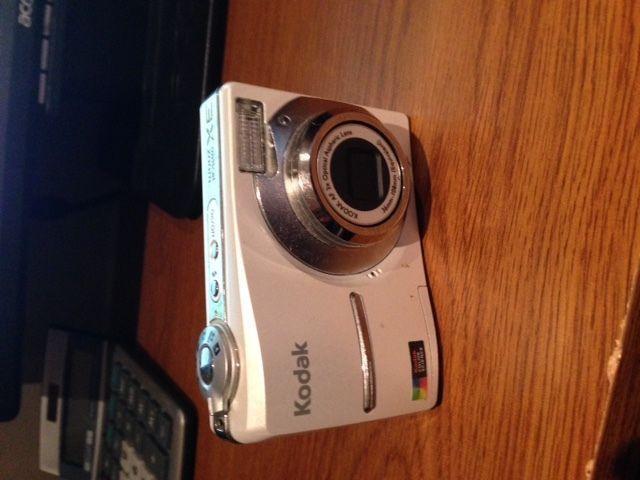 Kodak EasyShare C613 Digital Camera w/bag