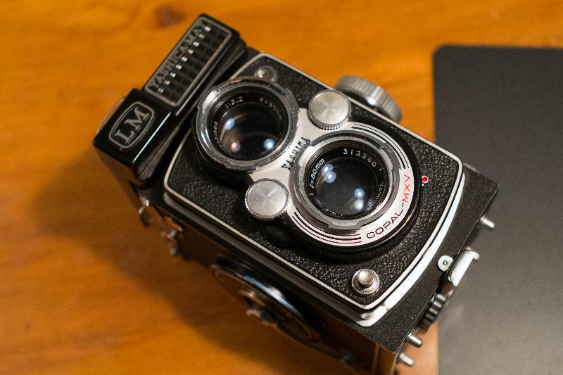 Yashica Mat LM Medium Format Film TLR with case