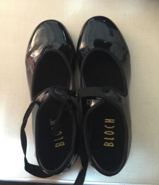 Size 4.5 Bloch girls Tap Shoes (Excellent condition)