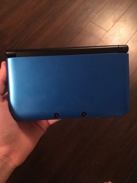Blue Nintendo 3DS XL