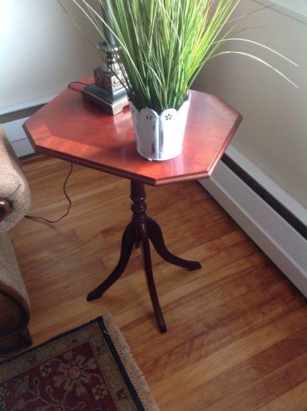 Bombay pedestal accent table