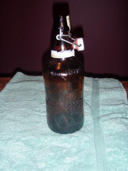 Fischer Beer Bottles 650ml resealable ceramic top (swing top)