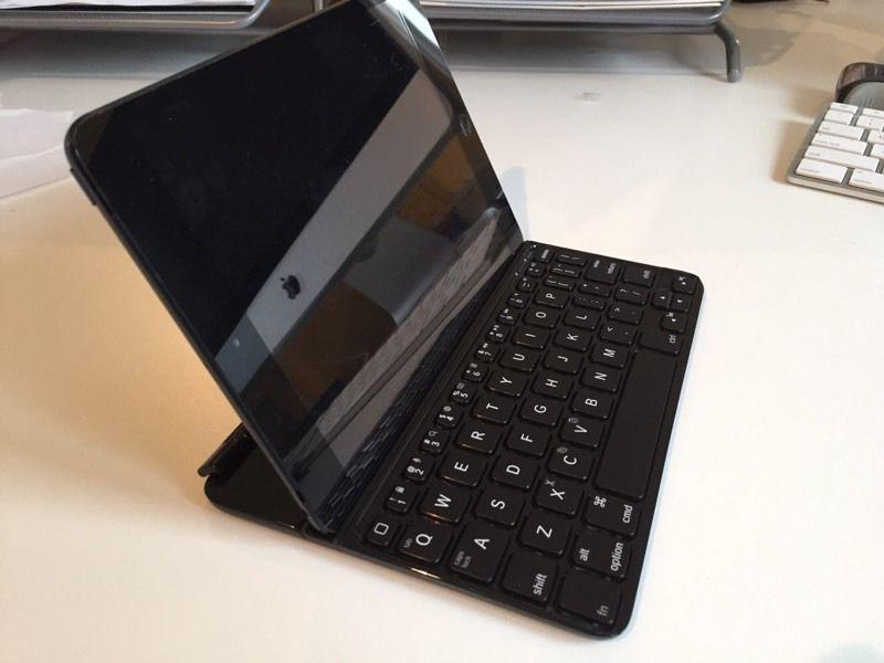 iPad mini 32GB Cellular + WiFi with Logitech BT Keyboard