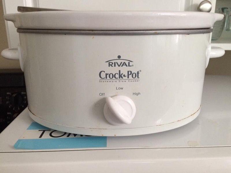 Slow cooker