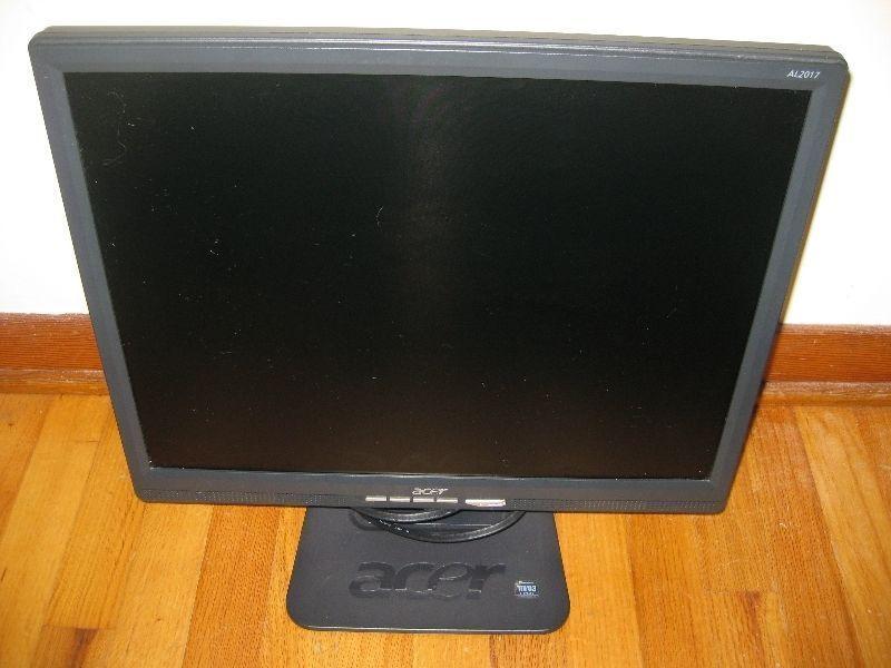Various Size Good Working LCD Monitors