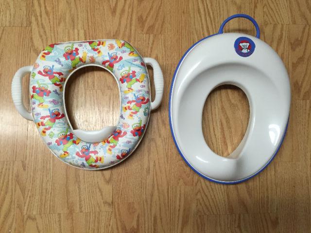 2 toilet seat covers