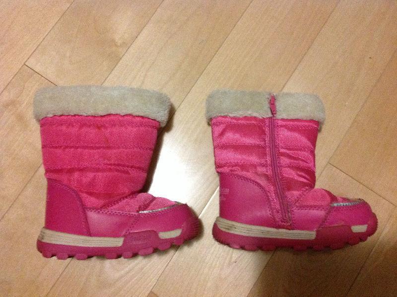 Osh Kosh rain boots and winter boots pink size 6 girls