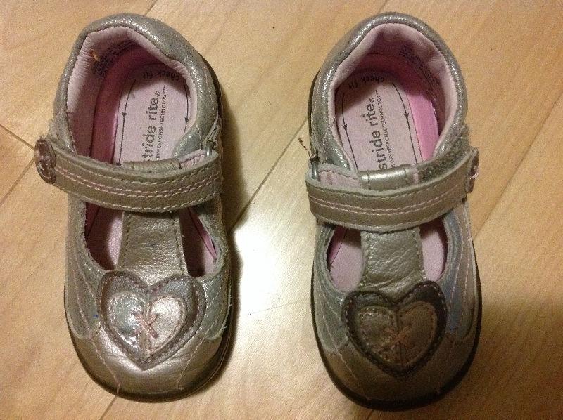 Stride rite girls shoes size 5.5 m