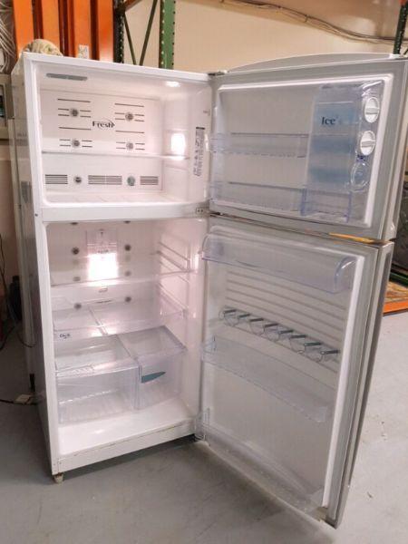 GE modern style fridge with ice system