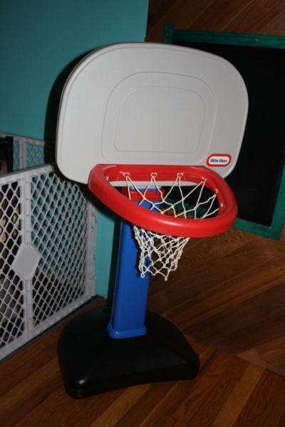 Little Tikes basketball net