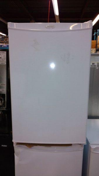 HAIER BUILT IN DISHWASHER, WHITE AND BLACK