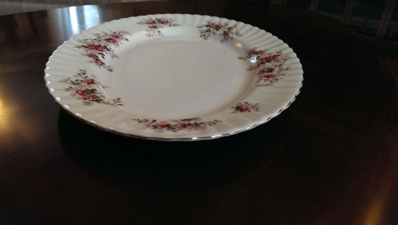 Lavender Rose Royal Albert Small Oval Platter