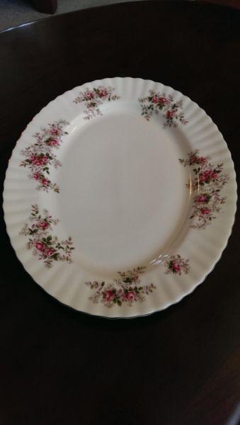 Lavender Rose Royal Albert Small Oval Platter