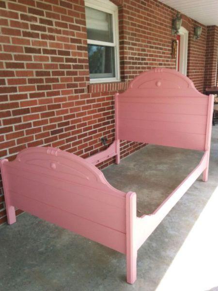 Antique pink princess bed /twin