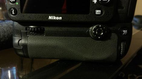 ***Nikon D7100 with 18-105mm lense*** Low Shutter count!!!