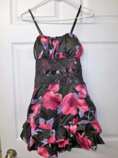 Gorgeous size XS dress in pristine condition