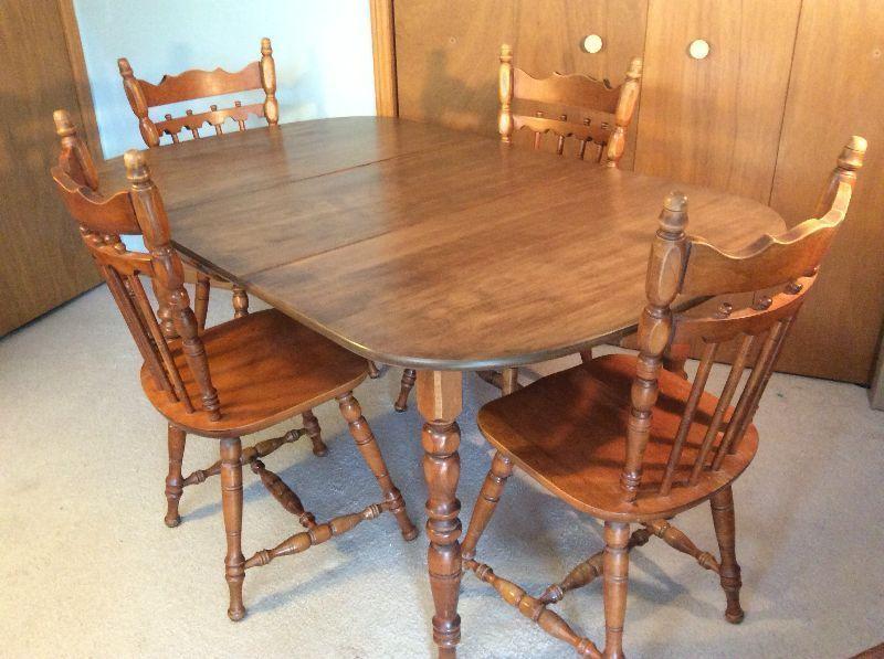 Solid wood table/leaf/4 chairs/glass top