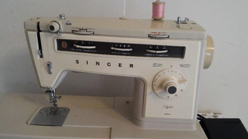 Sewing Machine Singer Stylist