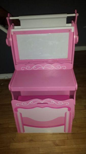 Girls easel with storage bench