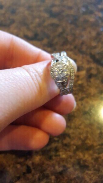Victorian enagement ring with wedding band