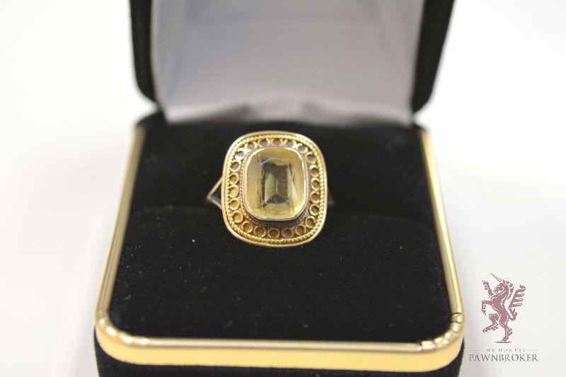 The Honest Pawnbroker - 10KT Heavy Gold Solitaire Ring Size 7