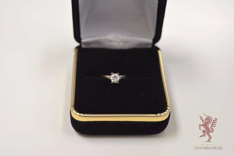 The Honest Pawnbroker - 14KT Heavy Gold Diamond Ring Size 4.5