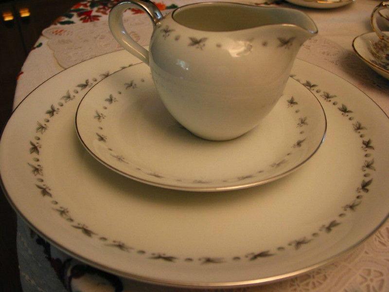 SEYEI JAPANESE FINE CHINA DINNER/TEA SET