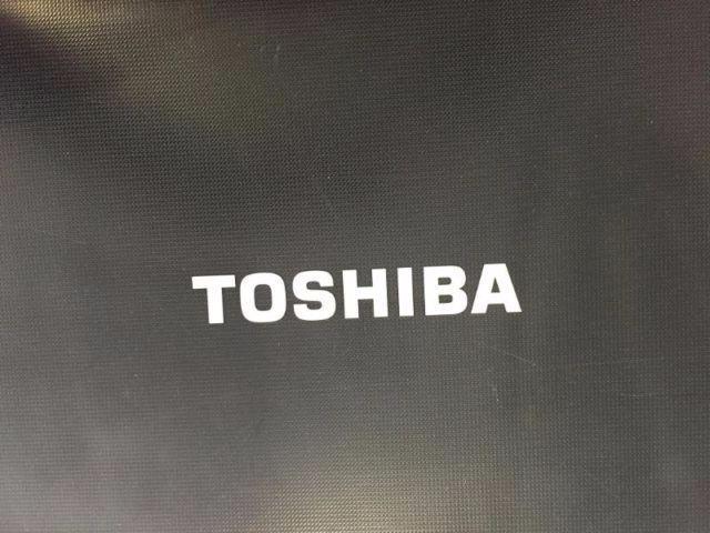Toshiba laptop , 320 gb hard drive, 3 gb ram