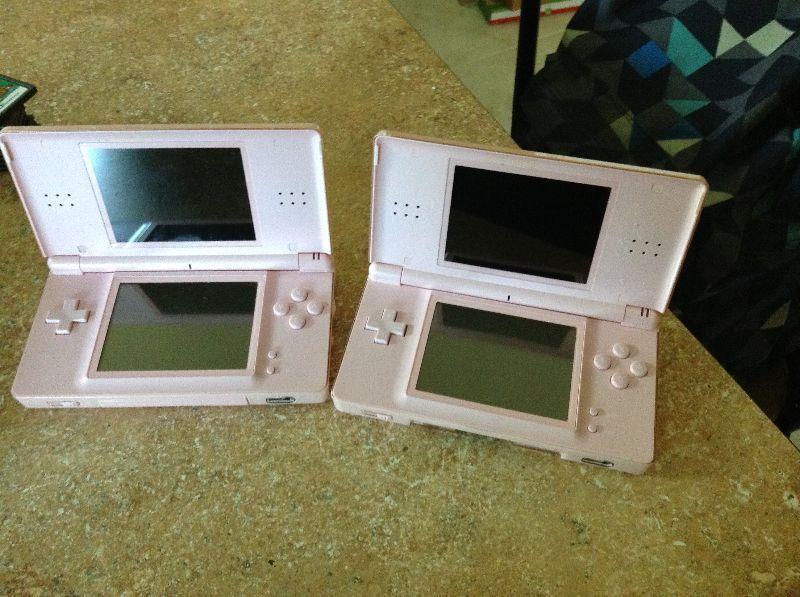 TWO NINTENDO DS LITES W/GAMES